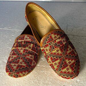 Boutique 9 SZ8.5 Needlepoint fabric loafers Southwestern English Countryside